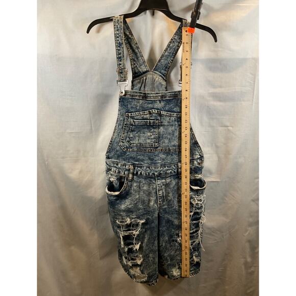 TTraffic Jeans Wear Women’s Distressed Short Bib Overalls Size 11 Cotton Blend - Picture 6 of 9